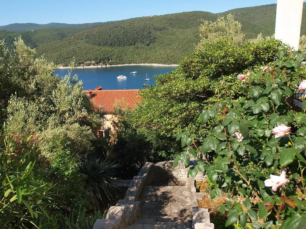 Apartments Katica 1078 Rabac