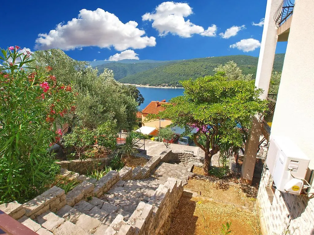 Apartments Katica 1078 Rabac