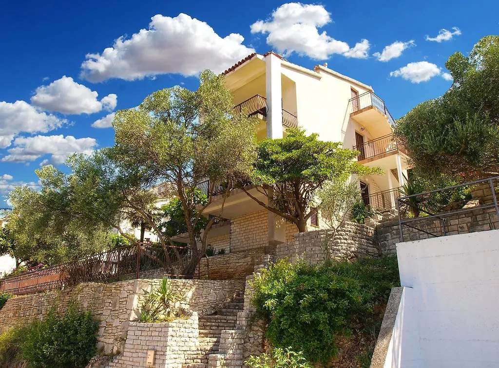 Apartments Katica 1078 Rabac
